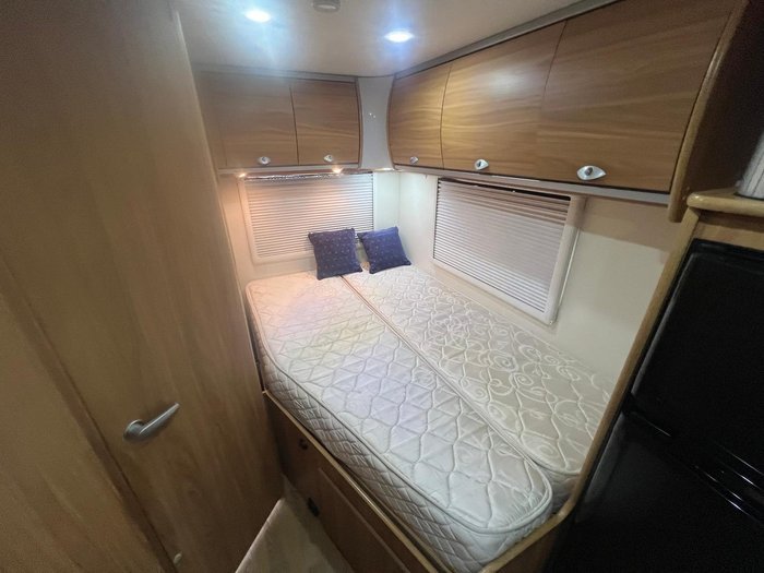 2015 Avan Ovation