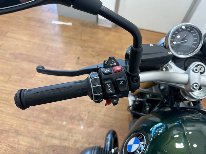 2025 BMW Motorrad R 12 nineT GREEN