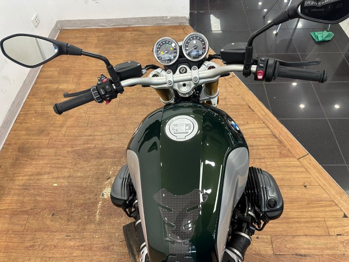 2025 BMW Motorrad R 12 nineT GREEN