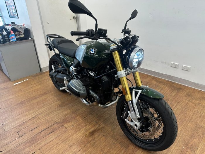 2025 BMW Motorrad R 12 nineT GREEN