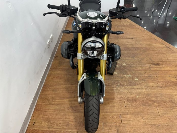 2025 BMW Motorrad R 12 nineT GREEN