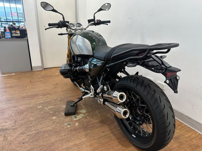2025 BMW Motorrad R 12 nineT GREEN