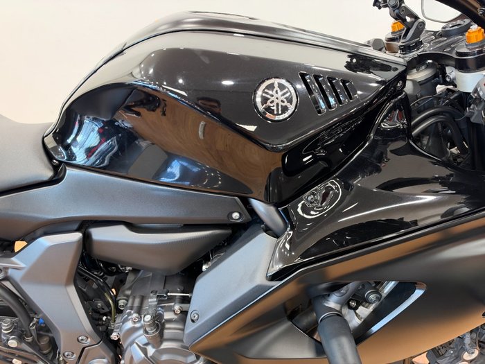 2025 Yamaha YZF-R7LA Black