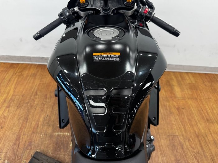 2025 Yamaha YZF-R7LA Black