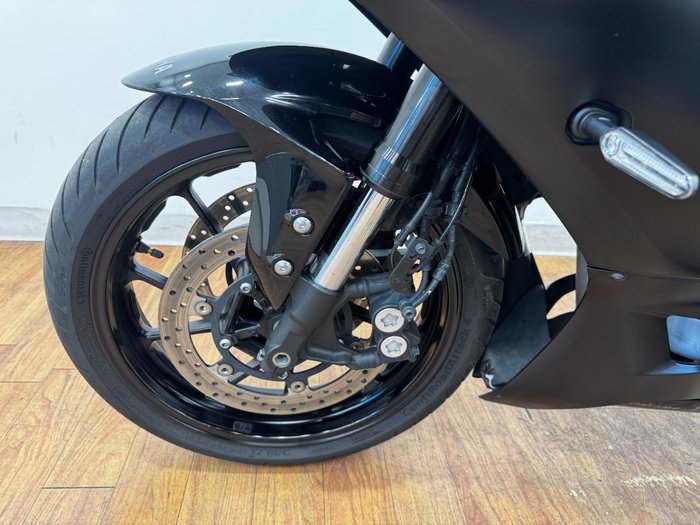 2025 Yamaha YZF-R7LA Black