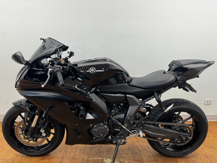 2025 Yamaha YZF-R7LA Black