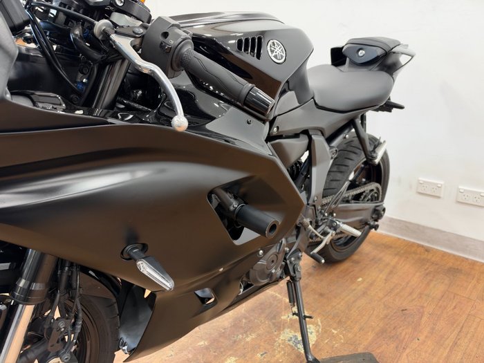 2025 Yamaha YZF-R7LA Black