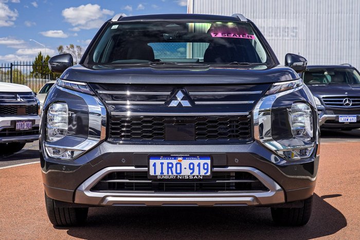 2025 Mitsubishi Outlander LS