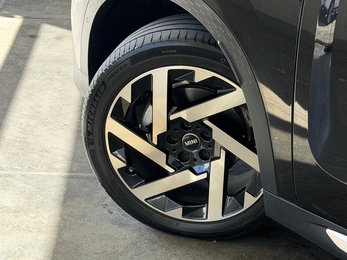 2024 MINI Countryman C Core