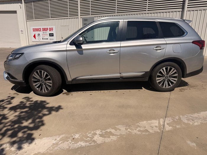 2021 Mitsubishi Outlander LS
