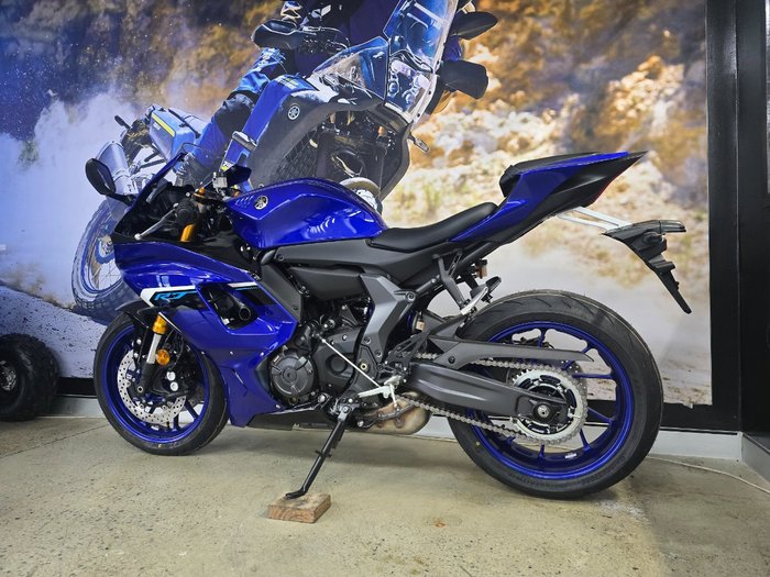 2025 Yamaha YZF-R7LA BLUE