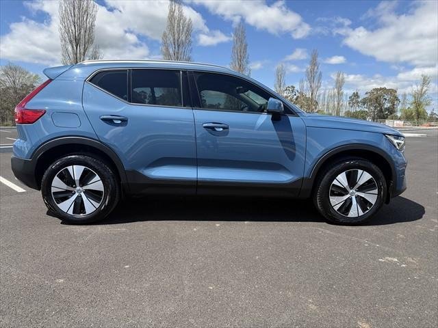 2023 Volvo XC40