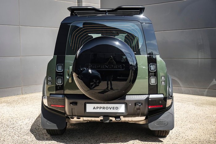 2025 Land Rover Defender 110 D350 X-Dynamic SE