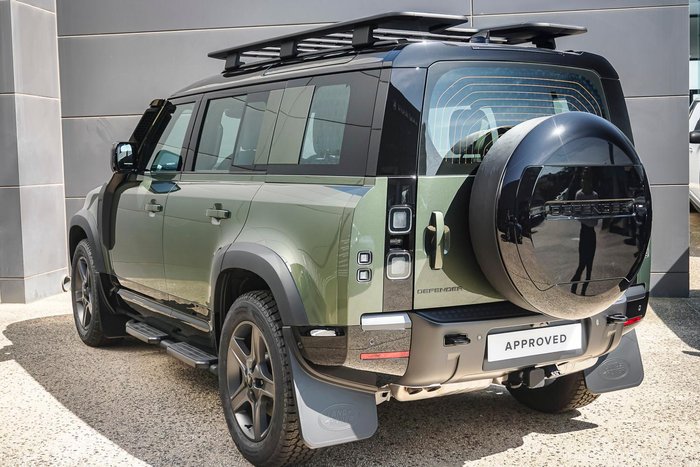2025 Land Rover Defender 110 D350 X-Dynamic SE
