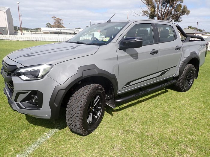 2025 Isuzu D-MAX BLADE