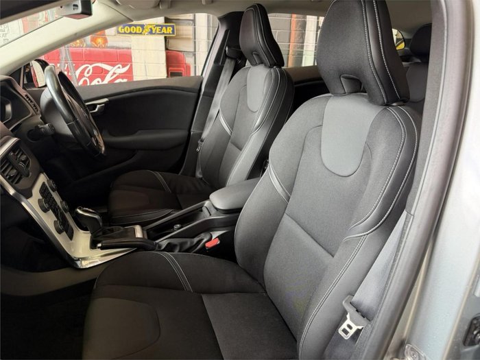 2014 Volvo V40