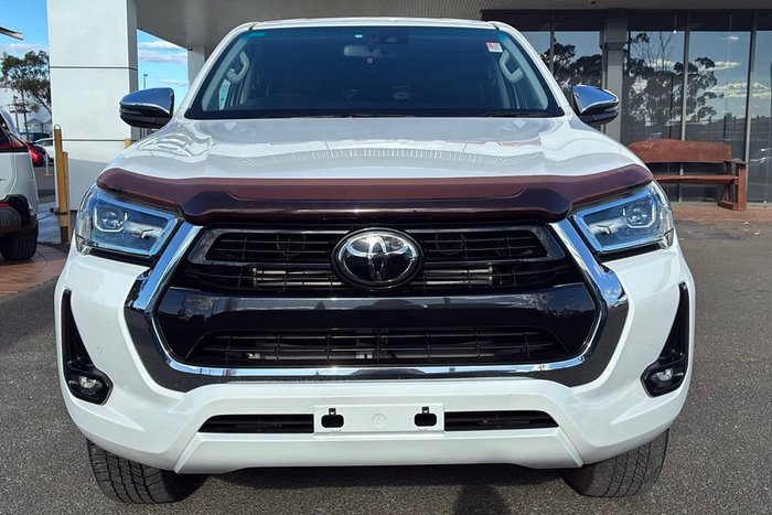 2022 Toyota Hilux SR5
