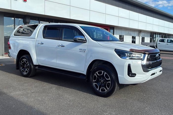 2022 Toyota Hilux SR5