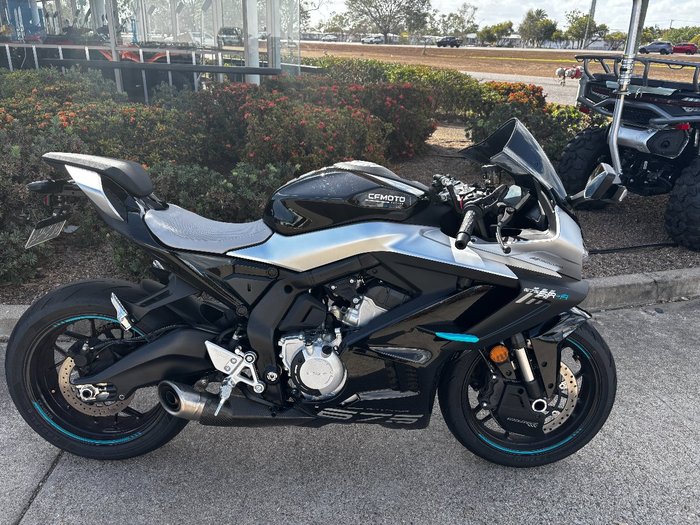 2025 CFMOTO 2025 CF Moto 675CC 675SR-R ABS NEBULA BLACK