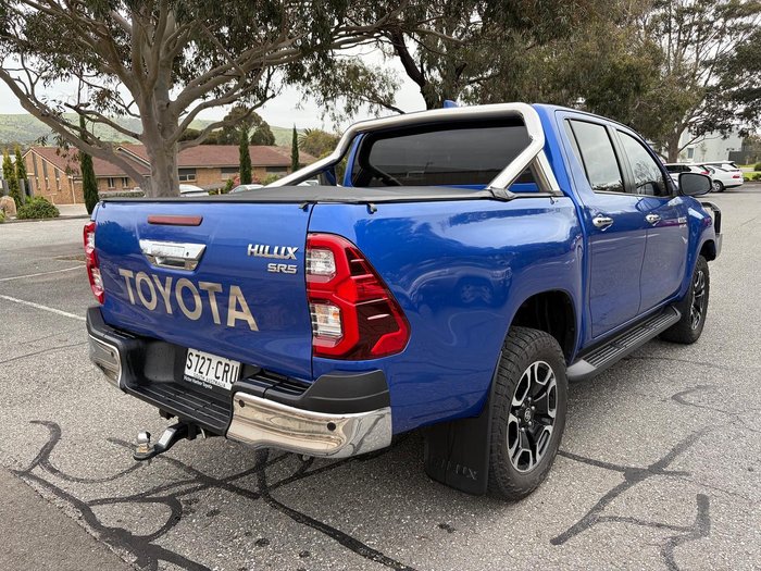2022 Toyota Hilux SR5