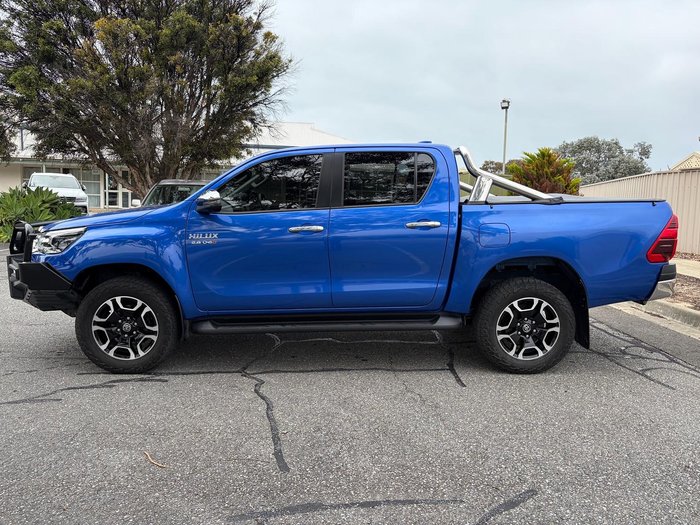2022 Toyota Hilux SR5