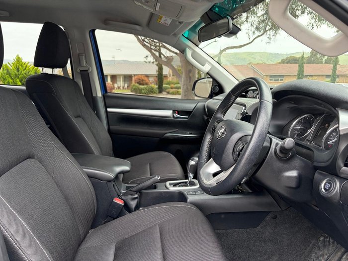 2022 Toyota Hilux SR5