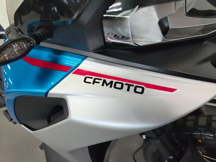 2025 CFMOTO 2025 Cf Moto 800CC 800MT X ZEPHYR BLU