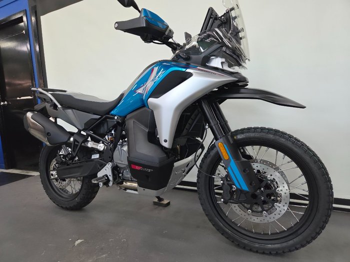 2025 CFMOTO 2025 Cf Moto 800CC 800MT X ZEPHYR BLU