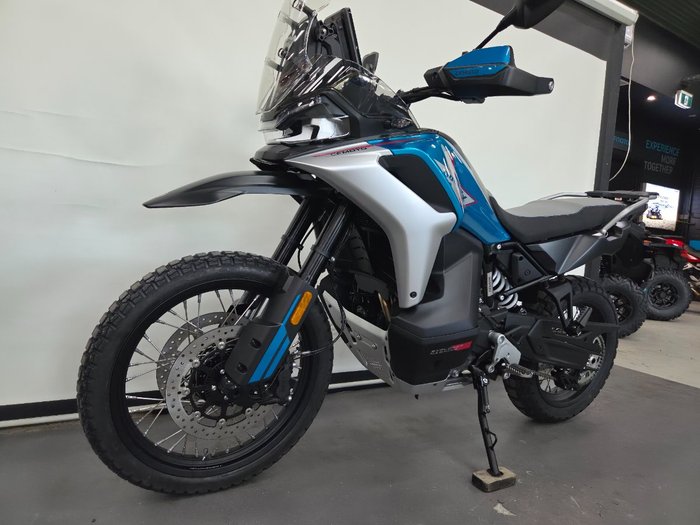 2025 CFMOTO 2025 Cf Moto 800CC 800MT X ZEPHYR BLU