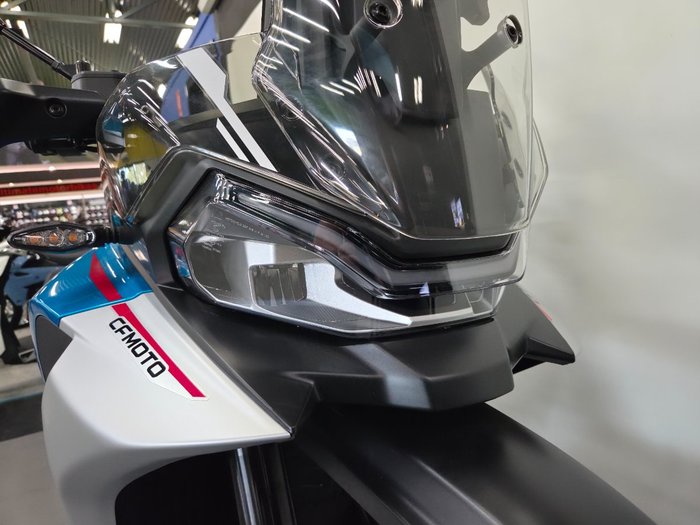 2025 CFMOTO 2025 Cf Moto 800CC 800MT X ZEPHYR BLU