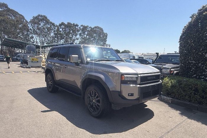 2025 Toyota Landcruiser Prado