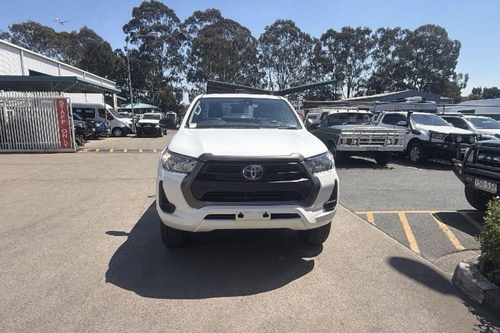 2022 Toyota Hilux SR