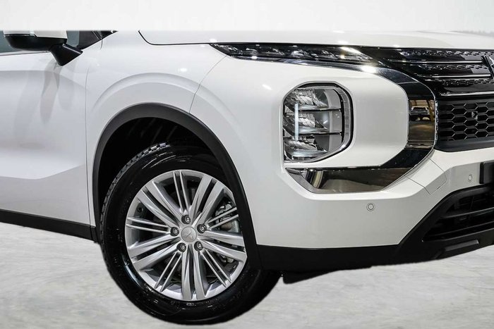 2024 Mitsubishi Outlander ES