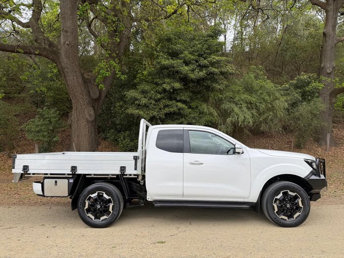 2021 Nissan Navara ST-X