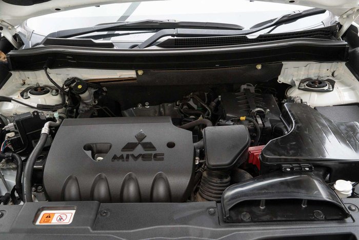 2015 Mitsubishi Outlander LS