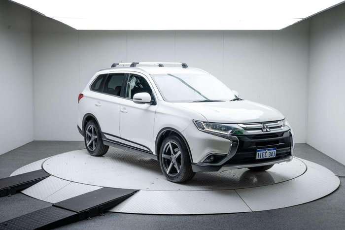 2015 Mitsubishi Outlander LS