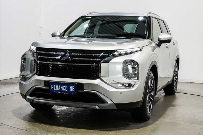 2025 Mitsubishi Outlander LS