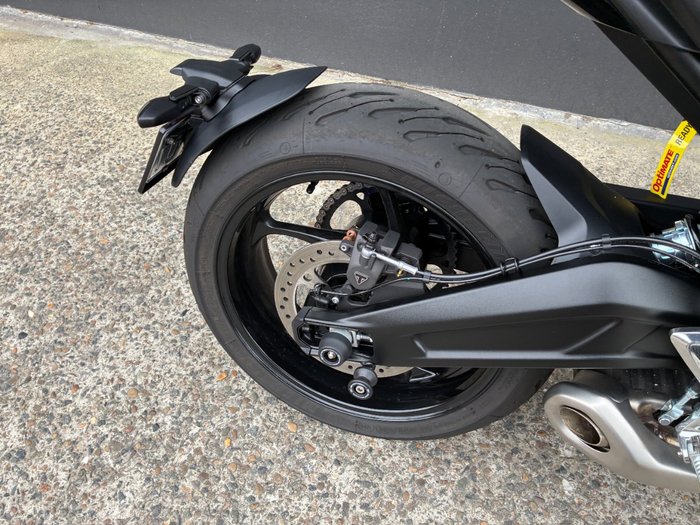 2025 Triumph TRIDENT 660 BLACK