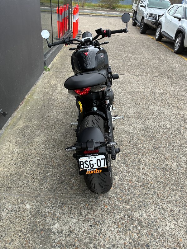 2025 Triumph TRIDENT 660 BLACK