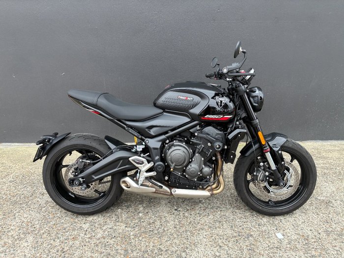 2025 Triumph TRIDENT 660 BLACK