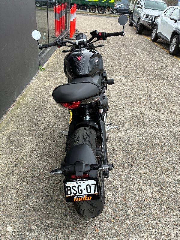 2025 Triumph TRIDENT 660 BLACK