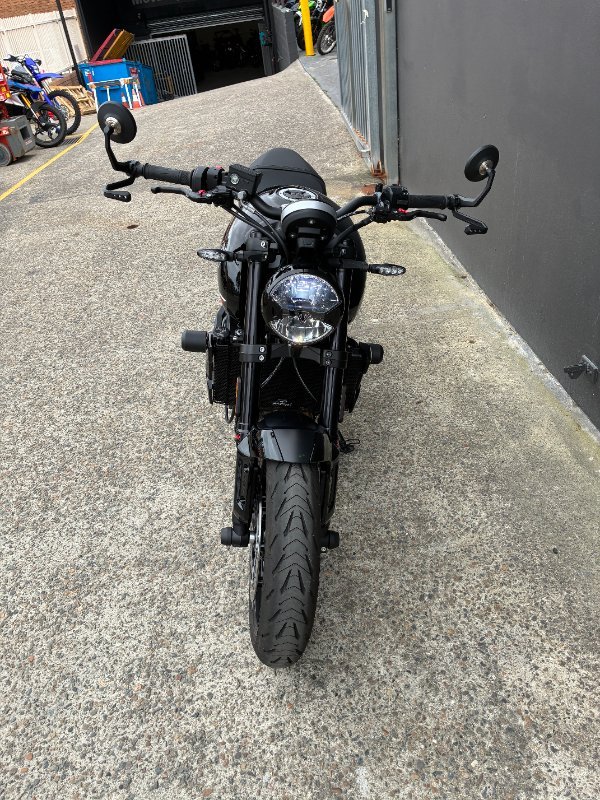 2025 Triumph TRIDENT 660 BLACK