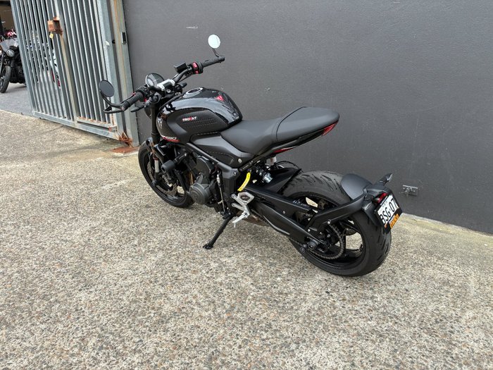 2025 Triumph TRIDENT 660 BLACK