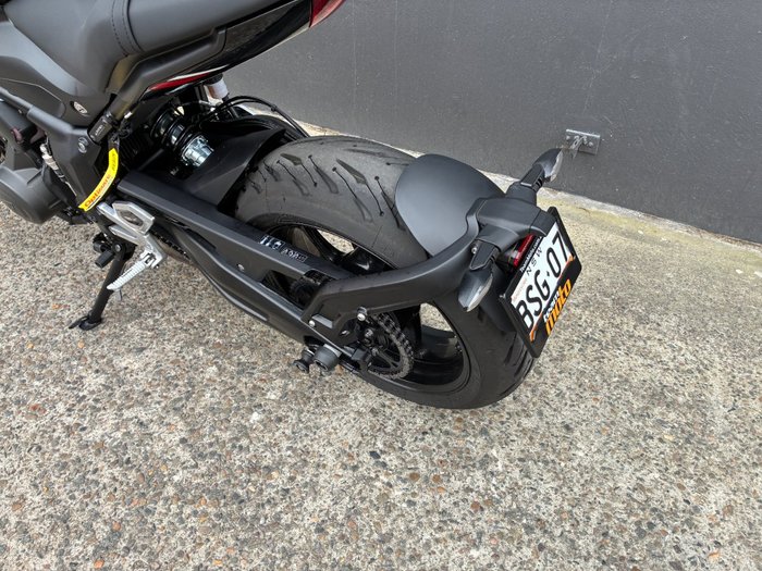 2025 Triumph TRIDENT 660 BLACK