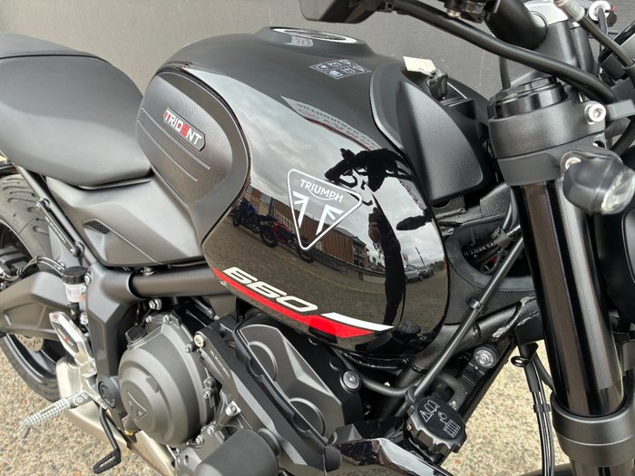 2025 Triumph TRIDENT 660 BLACK