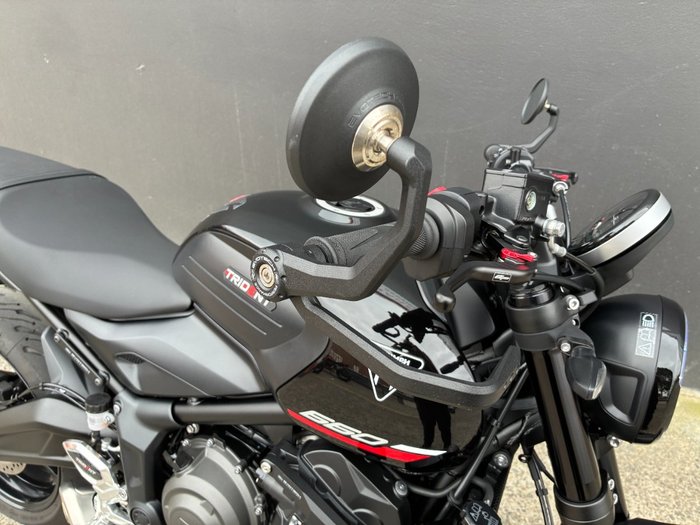 2025 Triumph TRIDENT 660 BLACK
