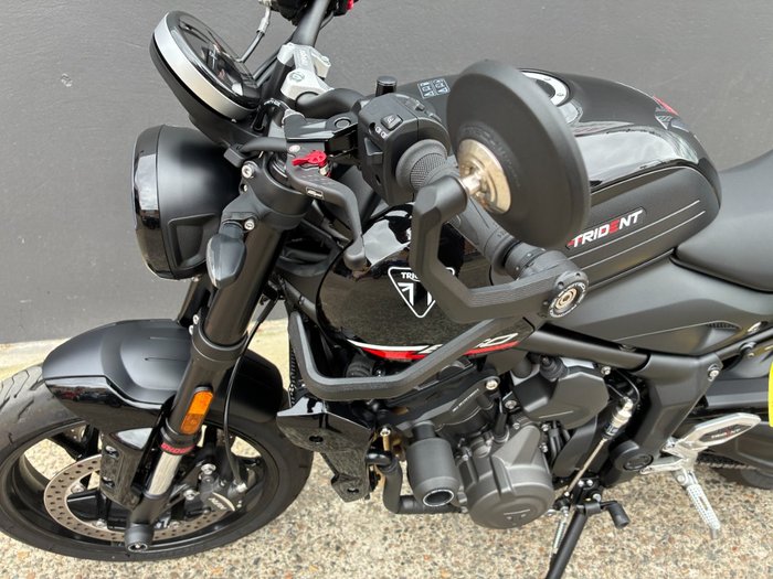2025 Triumph TRIDENT 660 BLACK