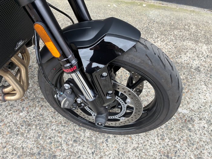 2025 Triumph TRIDENT 660 BLACK