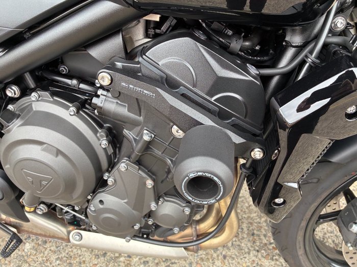 2025 Triumph TRIDENT 660 BLACK