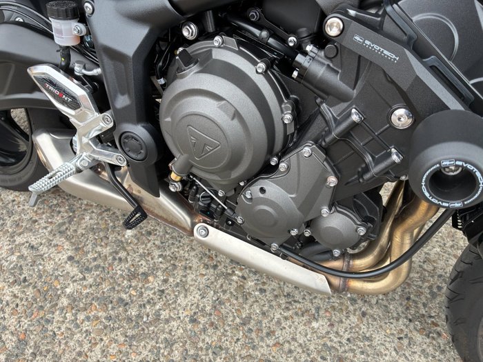 2025 Triumph TRIDENT 660 BLACK